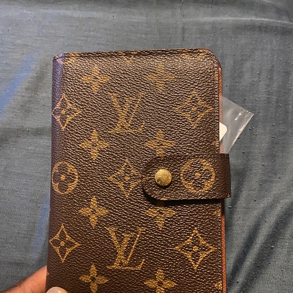 Louis Vuitton Wallet - Picture 2 of 12